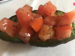 Bruschete cu avocado, rosii si busuioc 2 Bruschete cu avocado, rosii si busuioc 2