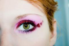 Cum aplicam fardul de ochi si rimelul? 1 Cum aplicam fardul de ochi si rimelul? 1