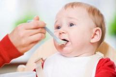 Diversificarea alimentatiei sugarului. Sase trucuri de nutritie pentru a face prima masa mai usoara 1 Diversificarea alimentatiei sugarului. Sase trucuri de nutritie pentru a face prima masa mai usoara 1