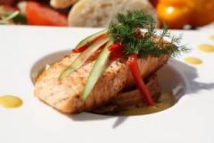 File de somon prajit cu sos de soia, boia si cimbru 1 File de somon prajit cu sos de soia, boia si cimbru 1