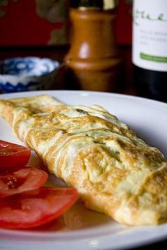 Omleta cu ceapa verde si mozzarella 1 Omleta cu ceapa verde si mozzarella 1