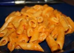 Paste penne cu piept de pui si bacon 1 Paste penne cu piept de pui si bacon 1