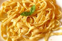 Paste tagliatelle cu galbiori 1 Paste tagliatelle cu galbiori 1