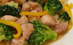 Pui cu legume la tigaia  Dry Cooker 1 Pui cu legume la tigaia  Dry Cooker 1