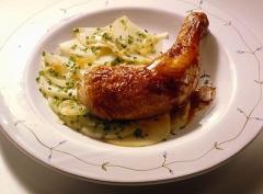 Pulpe de pui in sos de bere neagra 1 Pulpe de pui in sos de bere neagra 1