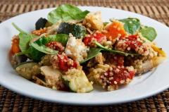 Salata de quinoa cu legume si anchois 1