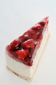 Tort cu iaurt si jeleu de zmeura 1 Tort cu iaurt si jeleu de zmeura 1