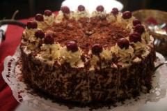 Tort cu visine 1 Tort cu visine 1