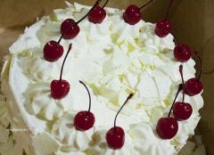 Tort pentru masa de Craciun “White Christmas” 1 Tort pentru masa de Craciun “White Christmas” 1