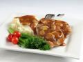 Cotlete de porc cu ciuperci in sos de bere neagra Cotlete de porc cu ciuperci in sos de bere neagra
