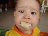 Alimente interzise lui bebe in primul an de viata Alimente interzise lui bebe in primul an de viata