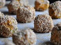 Falafel(chiftelute vegetariene libaneze cu naut) Falafel(chiftelute vegetariene libaneze cu naut)