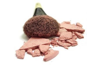 Cum aplicam blush-ul? Cum aplicam blush-ul?