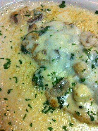 Piept de pui cu pleurotus in sos de gorgonzola Piept de pui cu pleurotus in sos de gorgonzola