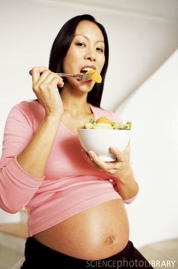 Kiwi, un aliat de nadejde al femeilor insarcinate Kiwi, un aliat de nadejde al femeilor insarcinate