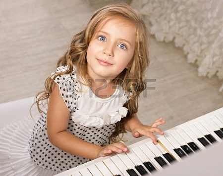 École de musique...locul unde copiii devin artisti École de musique...locul unde copiii devin artisti